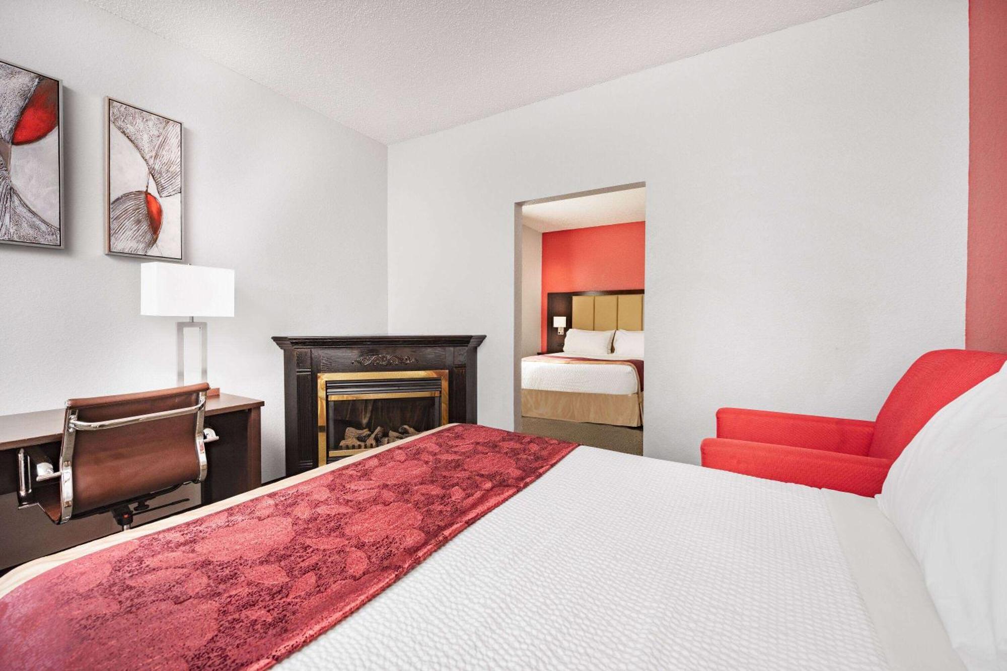 Ramada By Wyndham Keystone Near Mt Rushmore Exterior photo