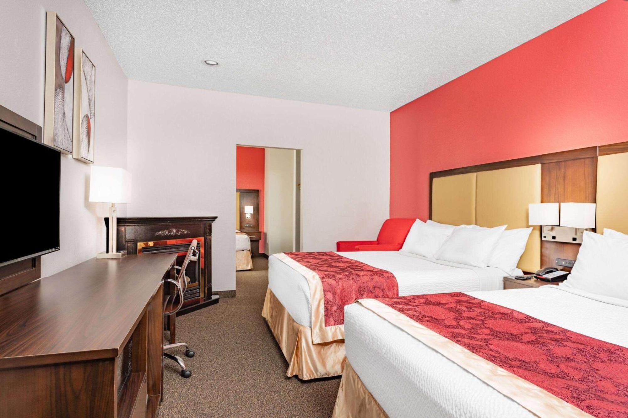 Ramada By Wyndham Keystone Near Mt Rushmore Exterior photo