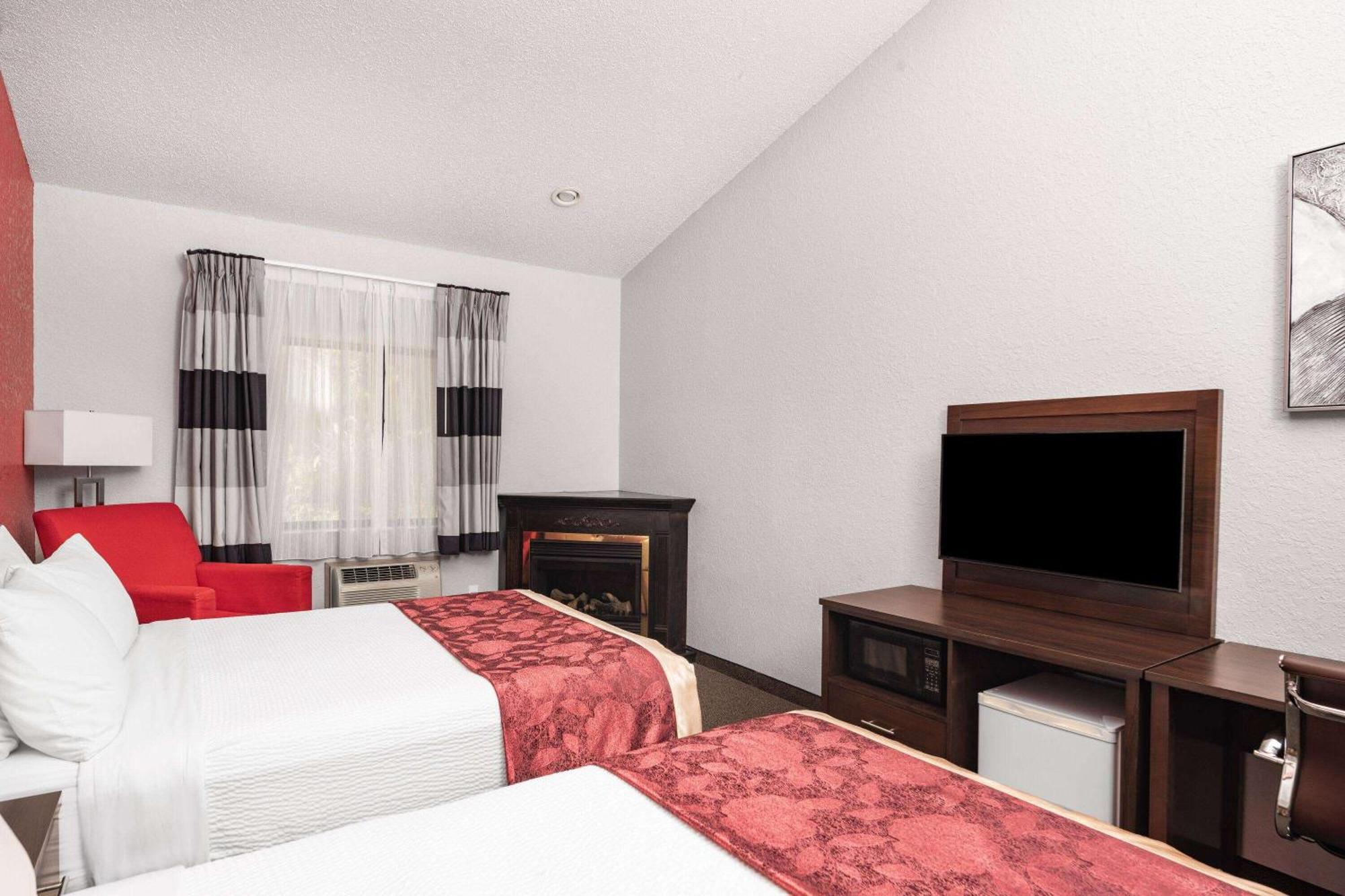 Ramada By Wyndham Keystone Near Mt Rushmore Exterior photo